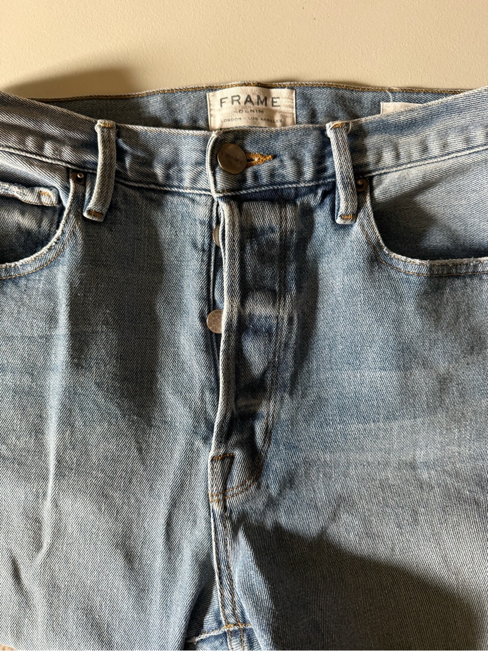Frame Denim Men’s Straight Jeans in Light Blue Wash